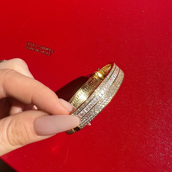 Gold Bangle Bracelet - Picture 4 of 8